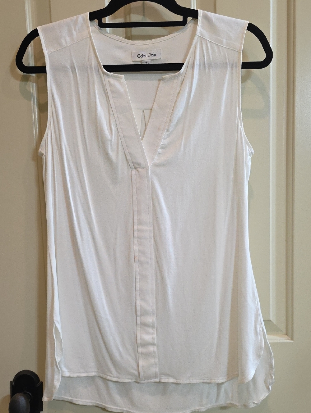Calvin Klein White V-Neck Sleeveless Camisole